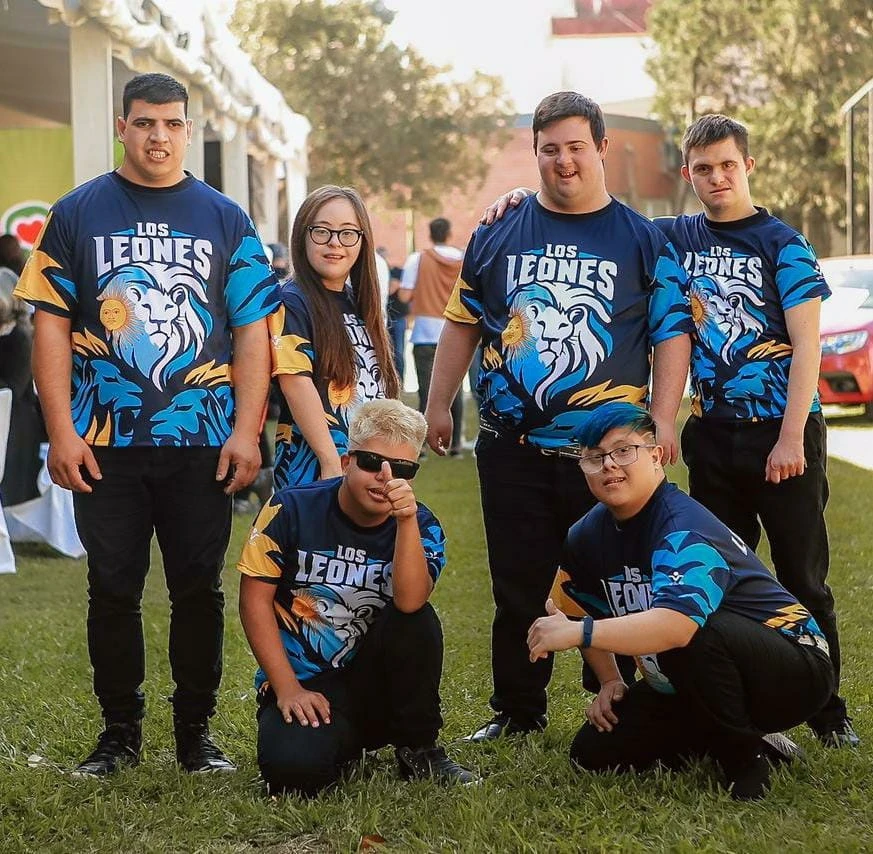 Teatro Alberdi: noche de música, baile y canto de artistas con discapacidad