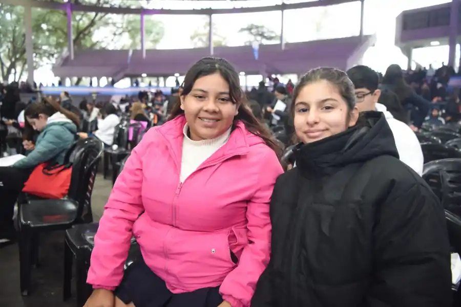 REPRESENTANTES JÓVENES. Valentina, presidenta y Jazmín, vicepresidenta de la Escuela Secundaria de Alta Gracia, formaron parte de Salud. / LA GACETA, ANALÍA JARAMILLO
