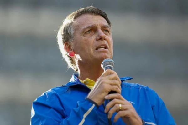 La Policía Federal de Brasil aseguró que Jair Bolsonaro planeó pedir asilo político a Javier Milei en Argentina