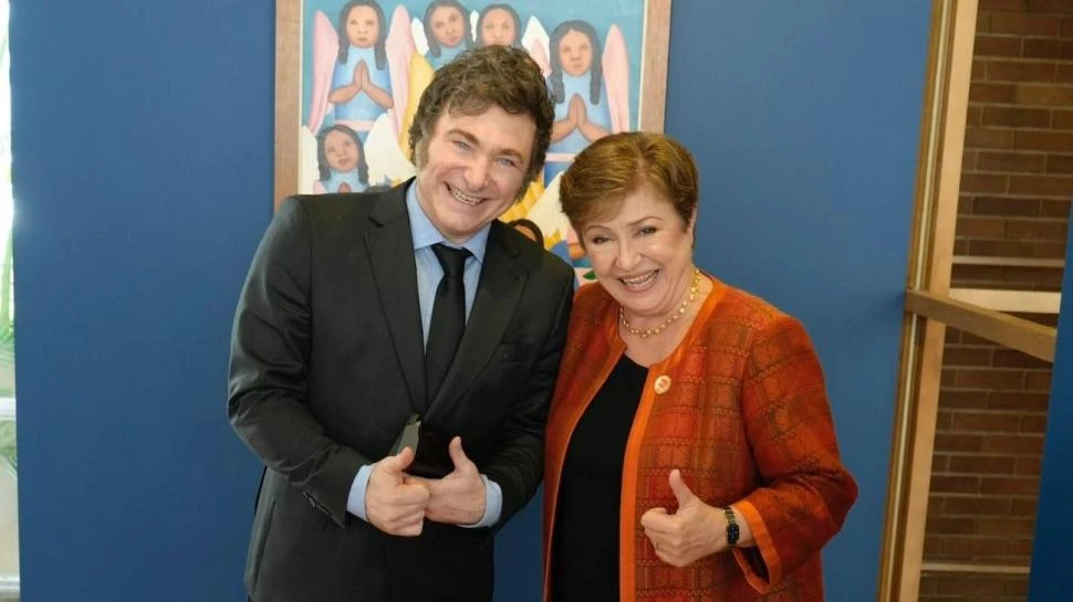 POLÍTICAS MACROECONÓMICAS. El organismo que dirige Kristalina Georgieva ponderó las medidas adoptadas por la gestión de Javier Milei.