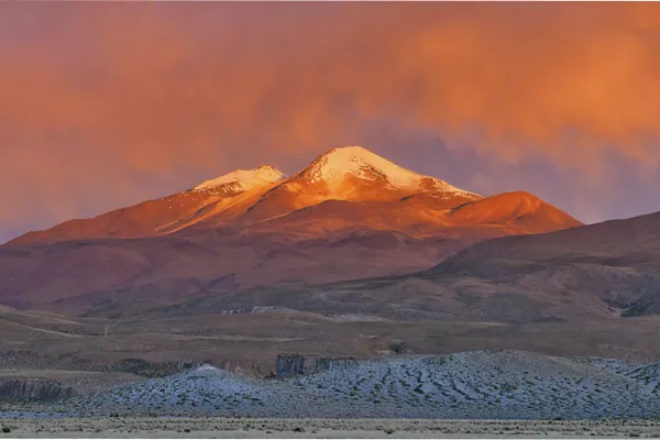 ¿A punto de estallar? Un volcán zombi de Sudamérica parece haber despertado