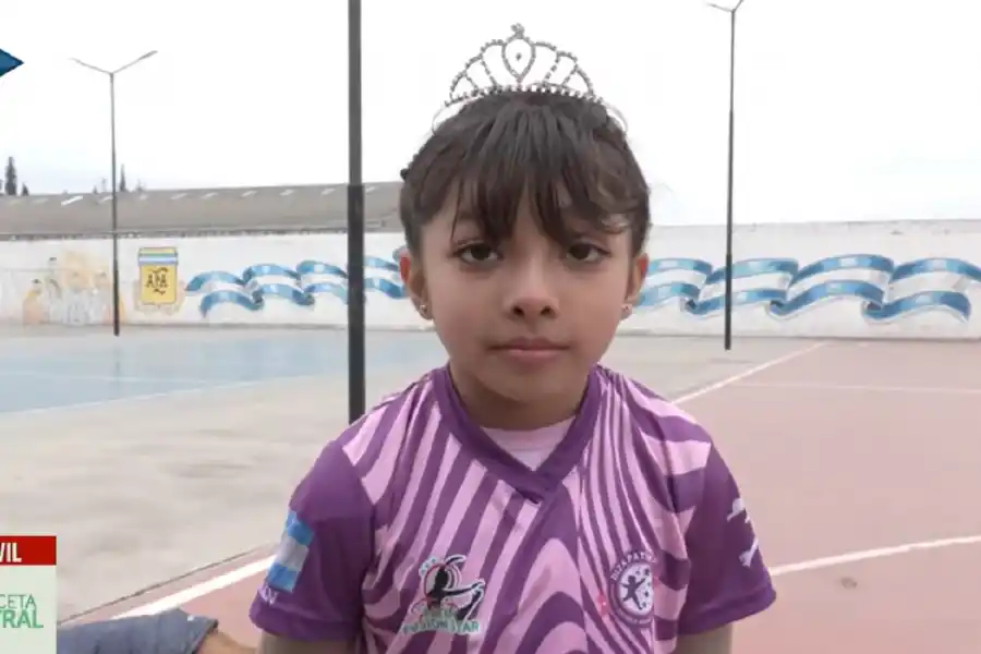 El sueño sobre ruedas de Cande: una patinadora tucumana de siete años busca apoyo para competir en Chile