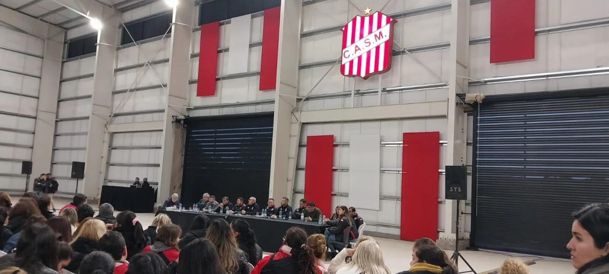 POLIDEPORTIVO. La reunión de socios se realizará en el microestadio. FOTOS DE MARIANA APUD