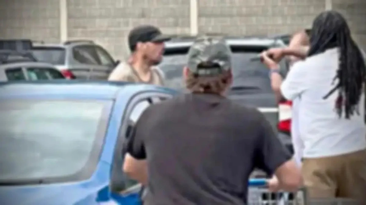 Quién es Bradford James Gille, el hombre que apuñaló a 11 personas frente a un Walmart en Michigan