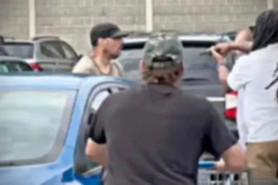 Quién es Bradford James Gille, el hombre que apuñaló a 11 personas frente a un Walmart en Michigan