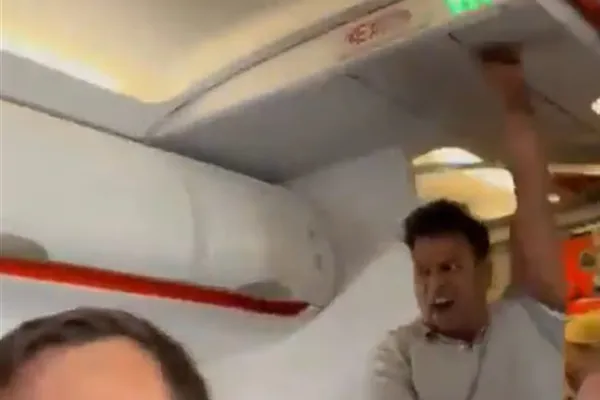 Terror en un vuelo a Escocia: un pasajero gritó “¡Alá es grande, muerte a Trump!” y amenazó con una bomba