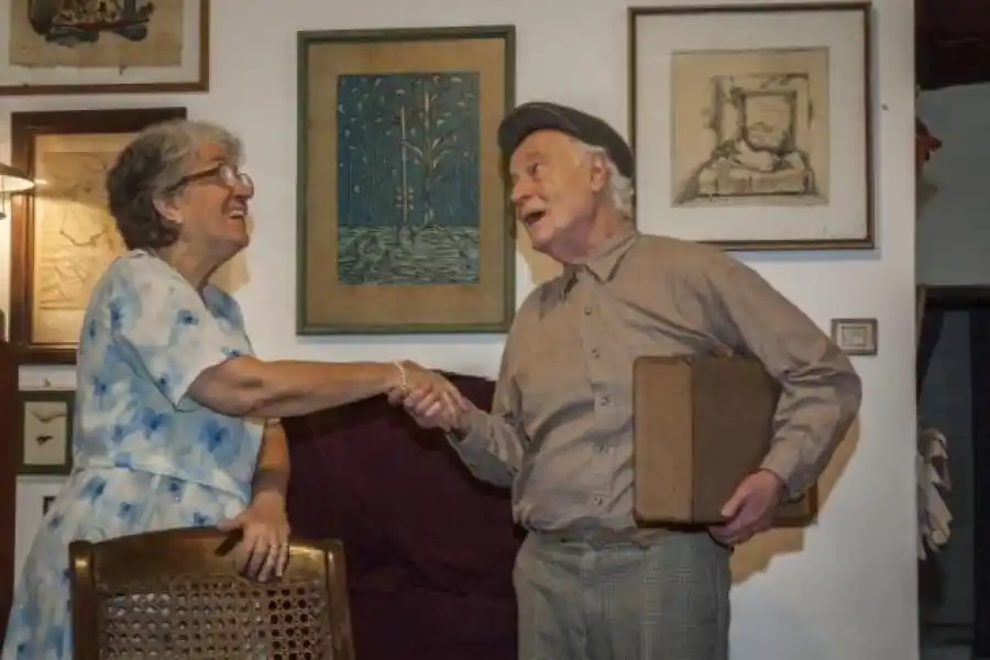 “DOMINÓ EN CASA”. Ezcurra y Tríbulo en la obra de Goloboff.