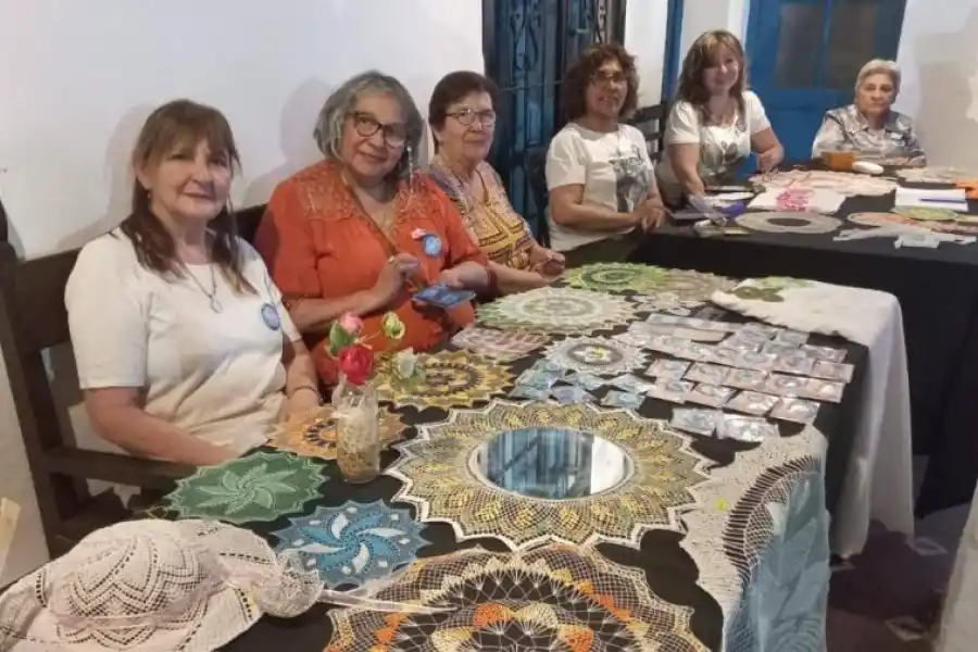 PARA QUE NO SE PIERDA. Una labor que tiene continuadoras.