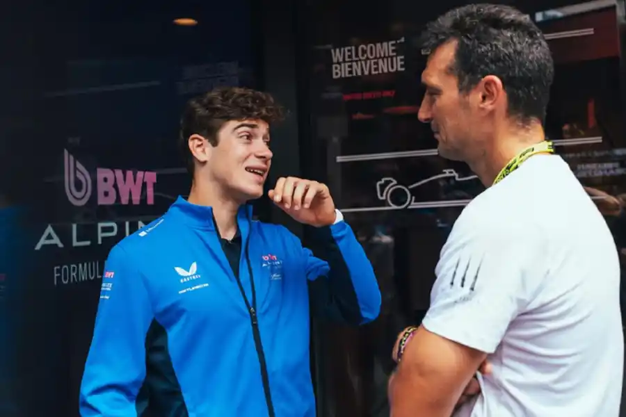 El mensaje de Lionel Scaloni para Franco Colapinto: Es un orgullo para nosotros tener un piloto