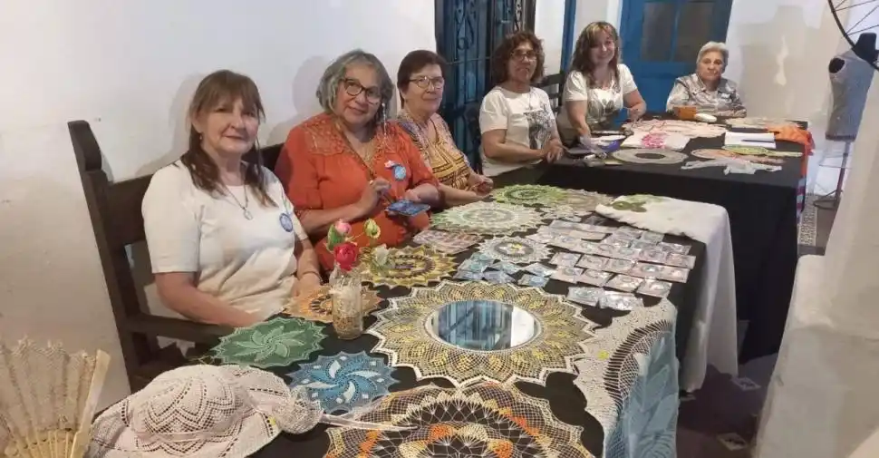 PARA QUE NO SE PIERDA. Una labor que tiene continuadoras.