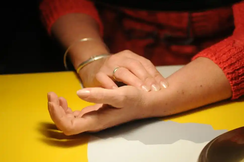 CADA MINUTO CUENTA. Actuar rápido ante los primeros signos del ACV puede salvar vidas y reducir secuelas.