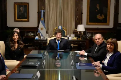Milei recibió a una funcionaria estadounidense para avanzar en la exención de visas