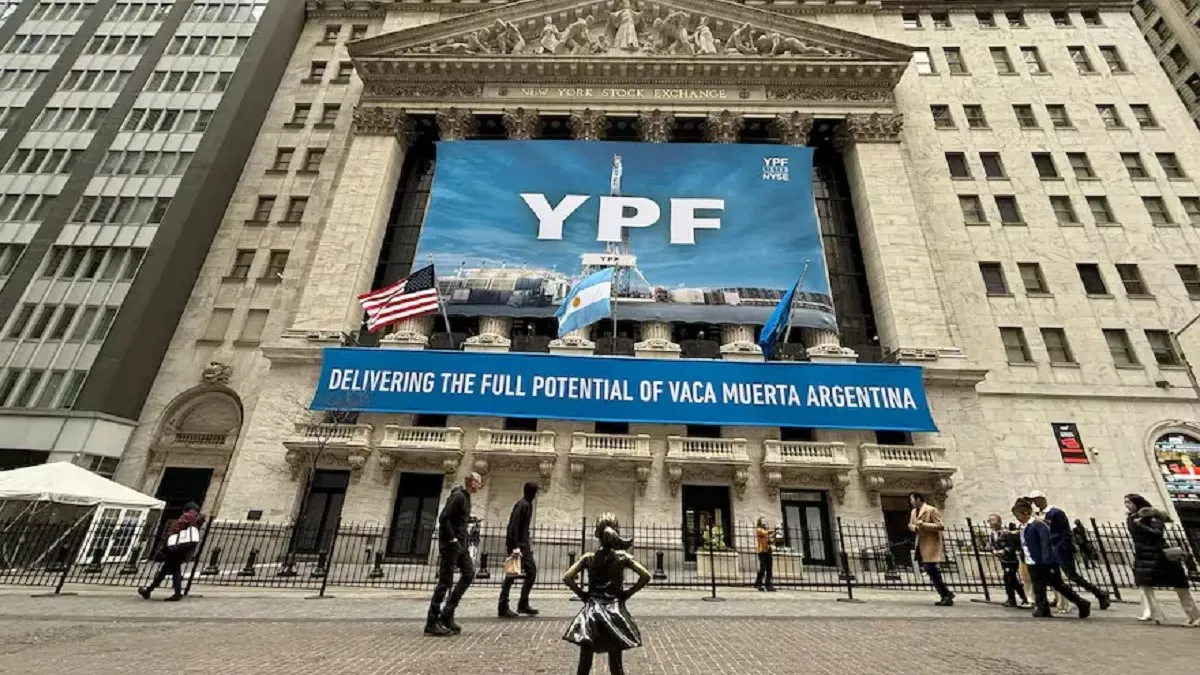 Causa YPF: la jueza Preska ordenó la entrega de chats y mails de Luis Caputo y Sergio Massa