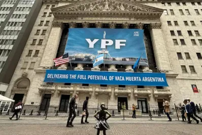 Causa YPF: la jueza Preska ordenó la entrega de chats y mails de Luis Caputo y Sergio Massa