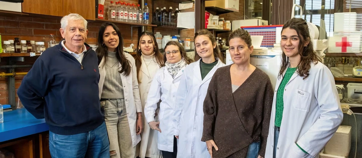 CIENTÍFICOS. Eduardo Cánepa y el equipo de investigadoras del Laboratorio de Neuroepigenética y adversidades tempranas y del Hospital Elizalde.