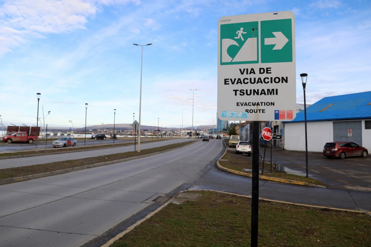 Evacuan cinco cárceles ante la alerta de tsunami en zonas costeras