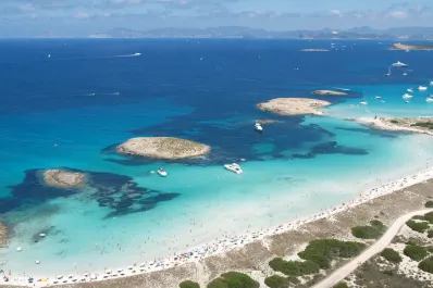 La inteligencia artificial elige la playa más bonita de Formentera: aguas caribeñas en el corazón de Baleares