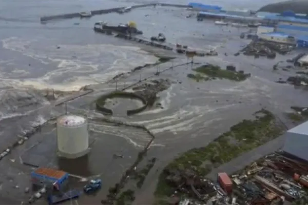 600x400_alerta-tsunami-grandes-olas-golpearon-costas-hawaii-japon-chile-1095199-062747.webp