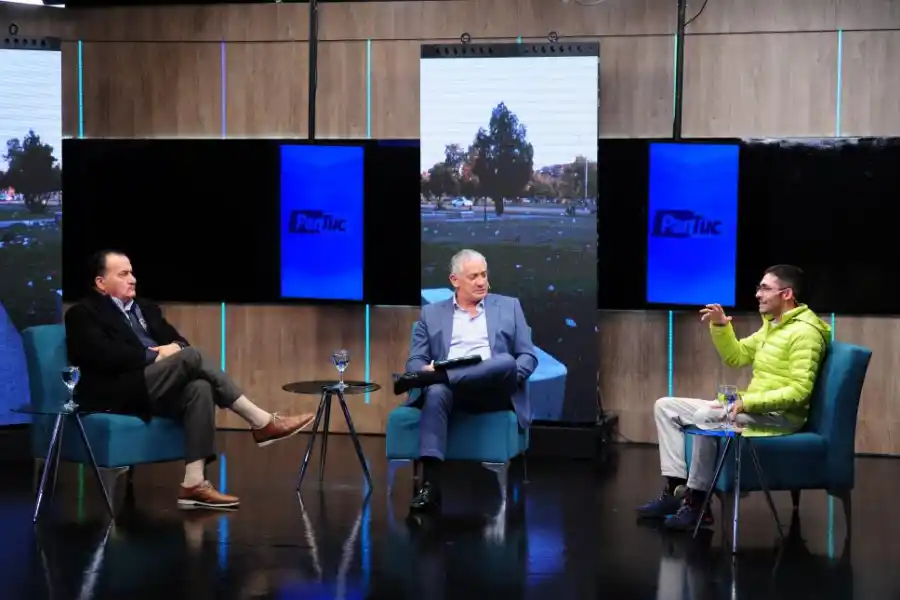 PLENO DEBATE. Robles, Van Mameren y García Villanueva en el set.