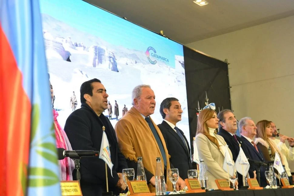 EN CATAMARCA. Mansilla participó del encuentro de parlamentarios.