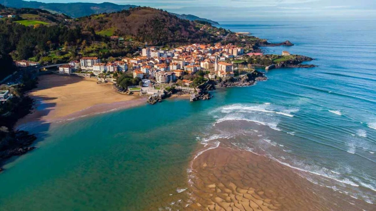 Mundaka, el encantador pueblo donde se rodó Ángela, la serie más vista de Netflix