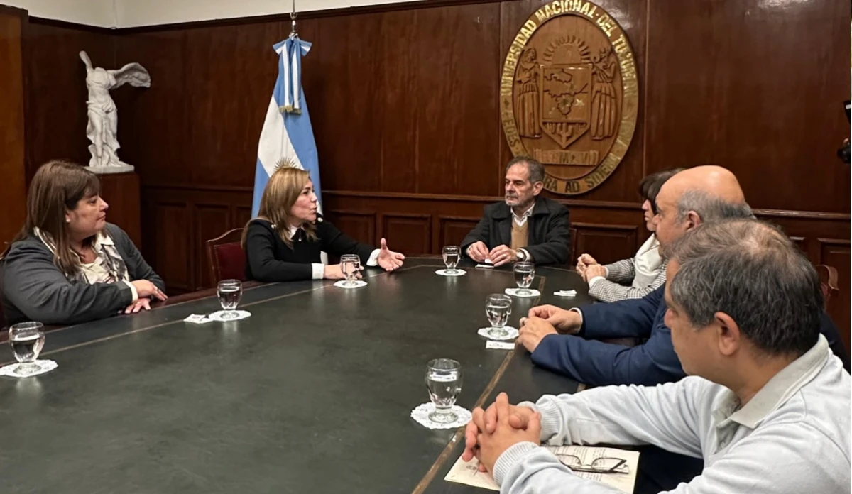 Convenio entre la UNT y la Biblioteca del Congreso: acceso, digitalización e intercambio académico