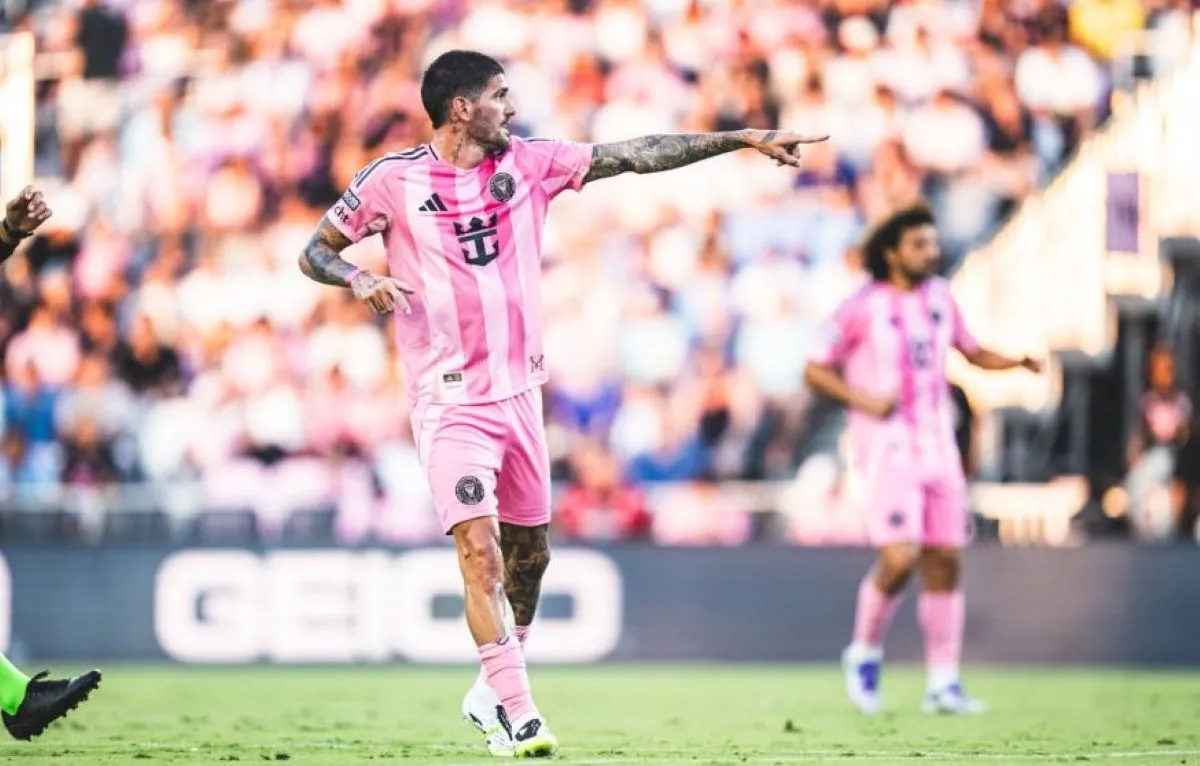 BUEN DEBUT. De Paul jugó su primer partido en Inter Miami contra Atlas de México.