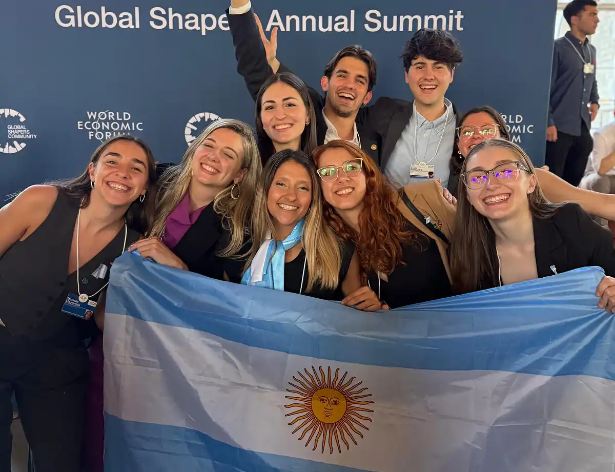 EQUIPO ARGENTINO. Global Shapers Tucumán se hizo escuchar en Ginebra. / CORTESÍA NAZARENA ESTRADE