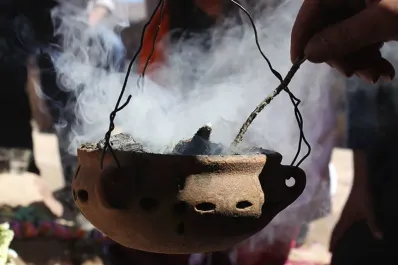 Día de la Pachamama: con qué se sahuma y qué significa cada elemento