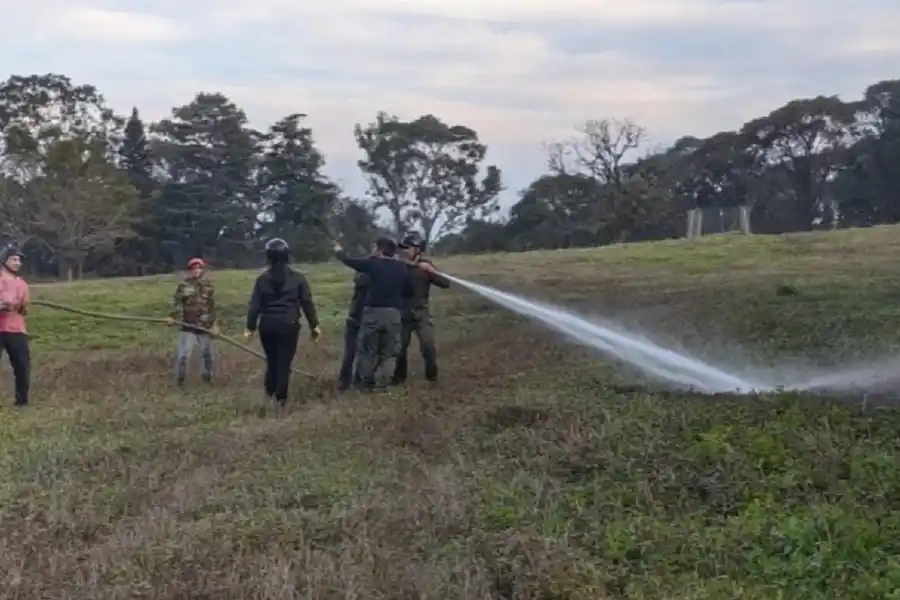 Con una capacitación en Horco Molle, la UNT entrena a fuerzas y vecinos para combatir incendios forestales