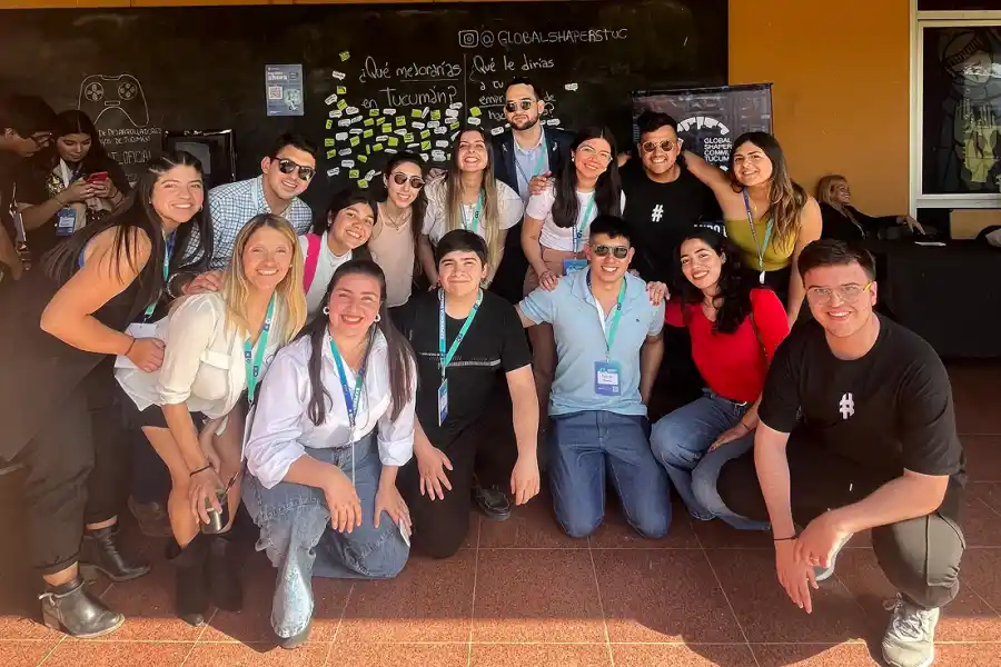 EL GRUPO TUCUMANO. Hoy son 29 jóvenes quienes forman parte de Global Shapers Tucumán. / CORTESÍA NAZARENA ESTRADE