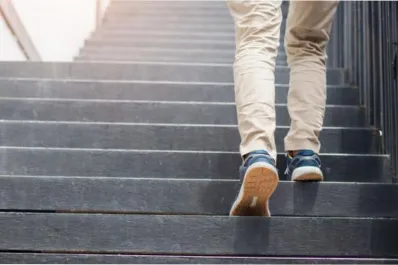 Prueba del escalón de Harvard: cómo un sencillo ejercicio puede mejorar tu salud en cinco minutos