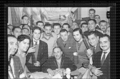 Recuerdos fotográficos: 1955. Armas en Tucumán, tras el bombardeo en Buenos Aires