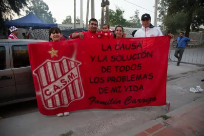Una casa roja y blanca: los Carrizo respiran San Martín