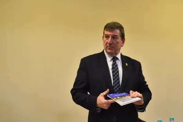 Manual contra 2.200 años de la ignorancia más criminal