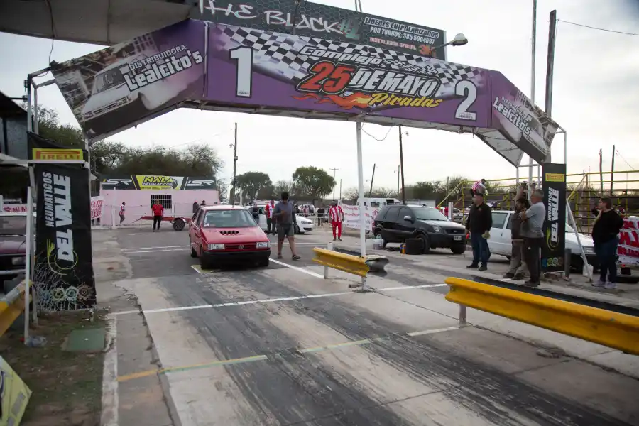 Furia roja y blanca en el Picódromo: asado, autos y locura por San Martín de Tucumán