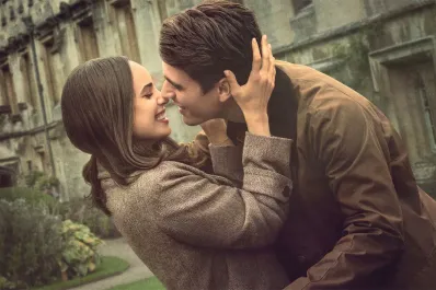 Una de las comedias románticas más esperada del 2025 ya está disponible en Netflix