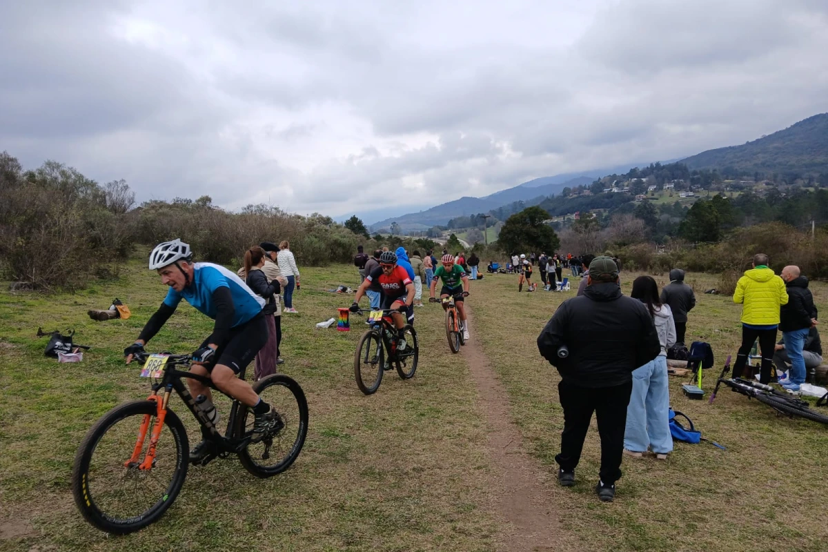 GRAN EXPECTATIVA. Bikers de distintos puntos del país estarán el domingo 17 en nuestra provincia para competir en el Trasmontaña.