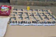 ¿Ladrones arrepentidos? Desde una moto arrojaron una bolsa con las armas robadas de Canigó