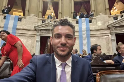 Damián Arabia presenta su libro en Tucumán con una mirada provocadora sobre la juventud y la política