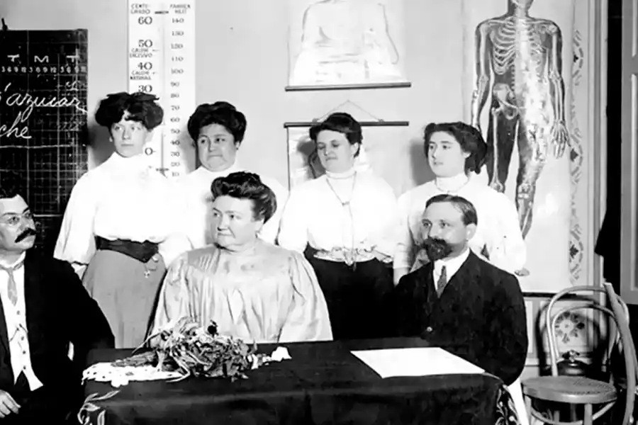 La oportunidad de conocer a fondo a la primera médica argentina