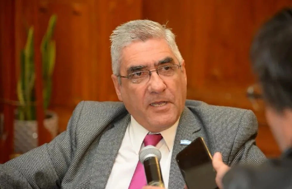 Daniel Abad: “La gestión provincial no le pone la soga al cuello al sector privado”