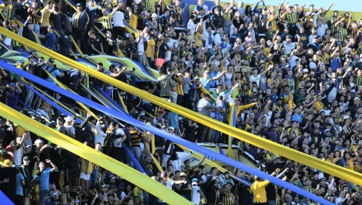LA VUELTA. Hace casi dos décadas que la hinchada de Rosario Central no visita el Monumental José Fierro.