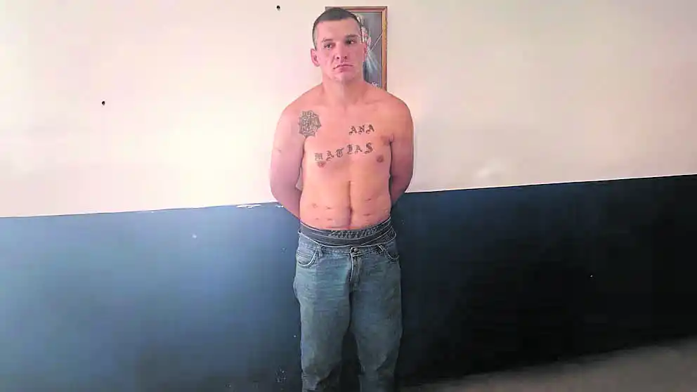 ANTECEDENTE. Jurado estuvo en prisión en tres veces ocasiones.