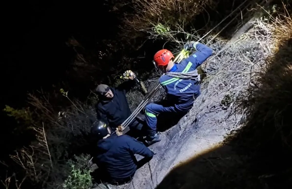 San Pedro de Colalao: rescataron a una persona que se había caído en un barranco de 100 metros