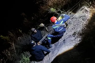 San Pedro de Colalao: rescataron a una persona que se había caído en un barranco de 100 metros