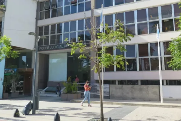 Concepción: condenaron a dos motochorros por un violento robo cometido con un cuchillo