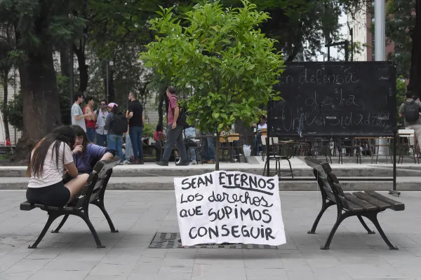 600x400_paro-total-en-el-pas-gremio-tucumano-advierte-desfinanciamiento-impacta-calidad-educativa-permanencia-estudiantil--archivo-la-gaceta-1096463-132535.webp