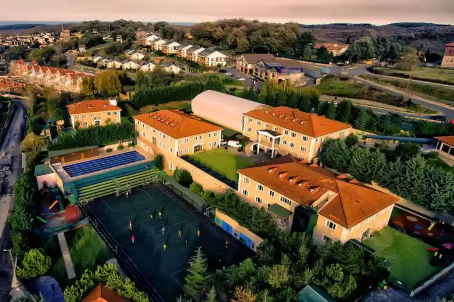 Cuesta una fortuna: así es la exclusiva escuela a la que irá Rufina Cabré en Turquía