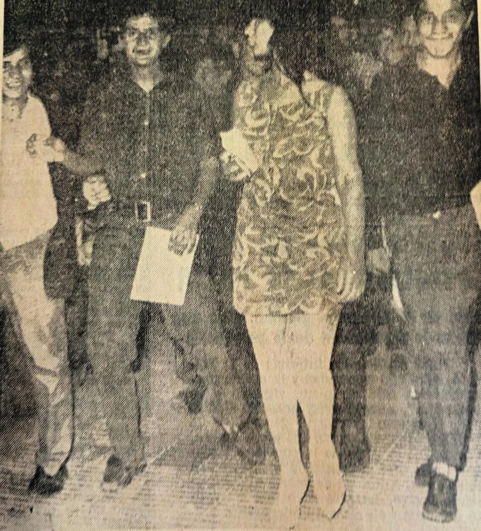 Recuerdos fotográficos: 1968. “Alboroto por una minifalda”